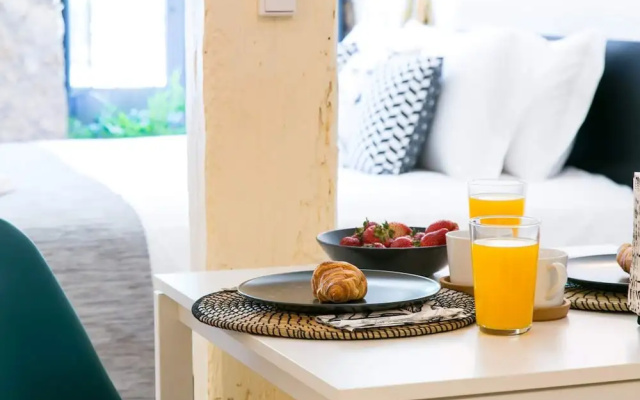 Original Photographers Studio Apartment in Alcântara