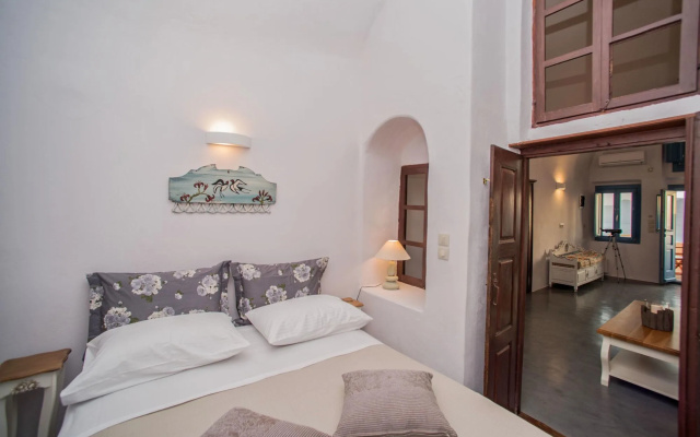 Nano Oia Villas