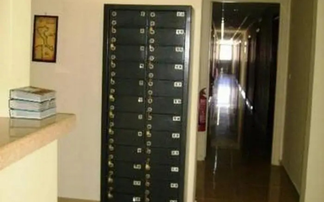 Tzevenos Hotel Apts