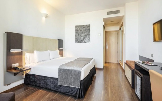 Hotel Ilunion Aqua 4