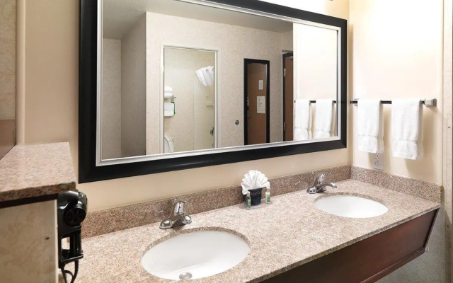 Crystal Inn Hotel & Suites Great Falls