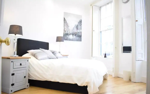 Central Dublin 1 Bedroom Apartment
