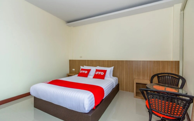 Canal Happiness by Oyo Rooms