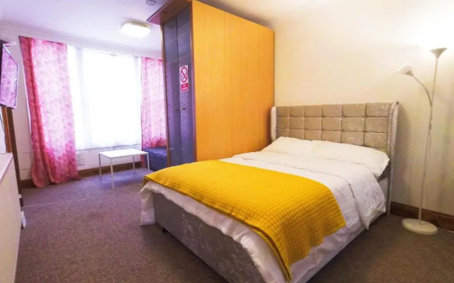 Flat 1 at 6 Taunton Mews