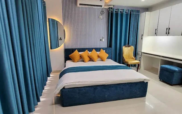 Luxurious 3-bhk Highly Secured & Close to Airport