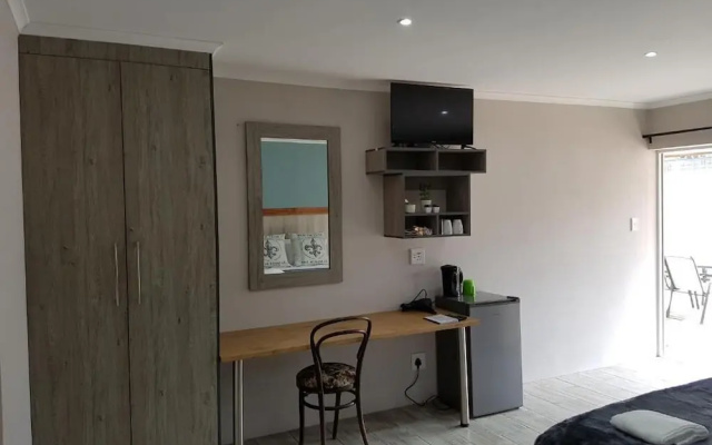 Azaria Guesthouse