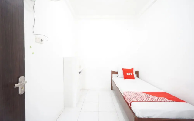 OYO 93682 Blessing's Kediri Homestay Syariah