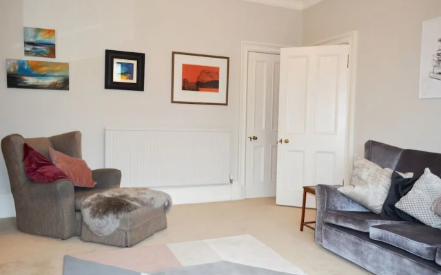 3 Bedroom Family Home With Garden