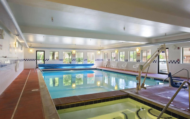 Glenwood Springs Cedar Lodge