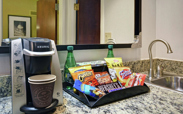 Отель Embassy Suites by Hilton Charleston