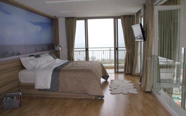 Boathouse Hua Hin Condo