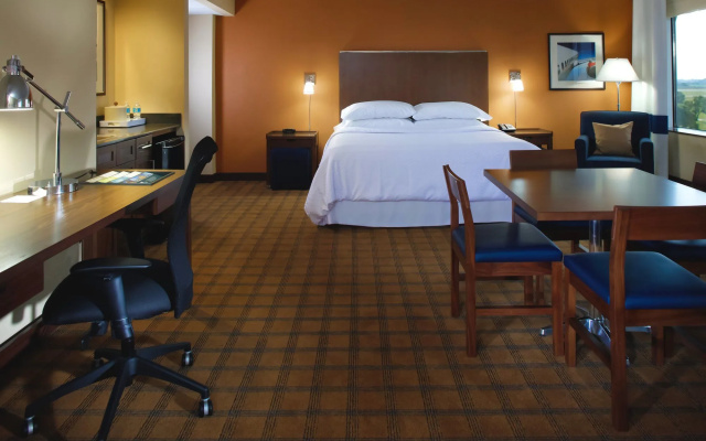 Four Points by Sheraton Huntsville Airport
