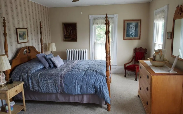 Hudson Manor Bed and Breakfast