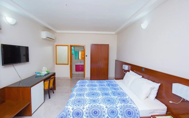 Monarch Hotel