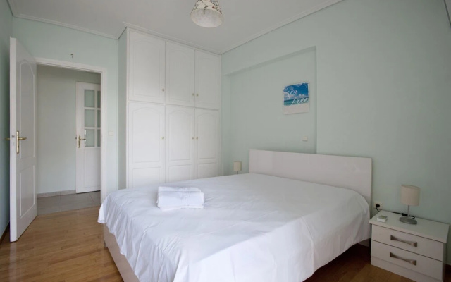 Ano Glyfada- A Big Comfortable Apartment