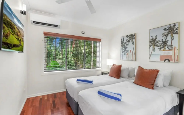 Poolside Apt. in Alamanda Beachfront Resort 54