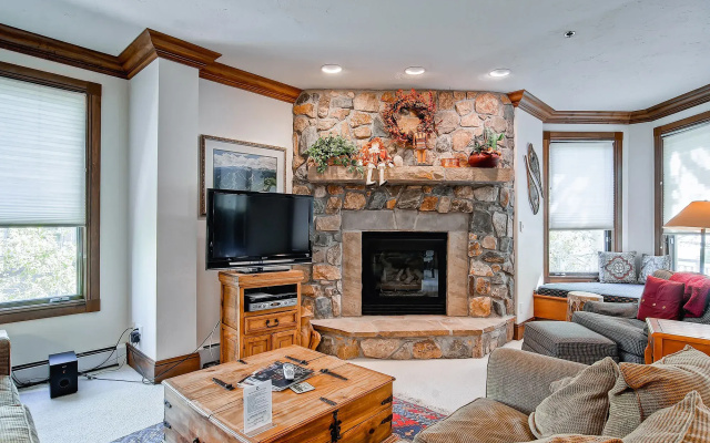 McCoy Peak Lodge by East West Hospitality