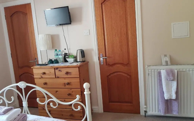 Lilyoak Bed & Breakfast
