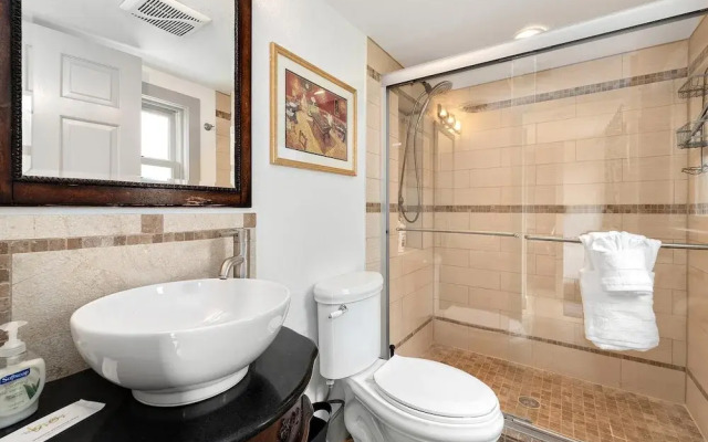 Lola House! Cozy comfort, Prime Old Town Location