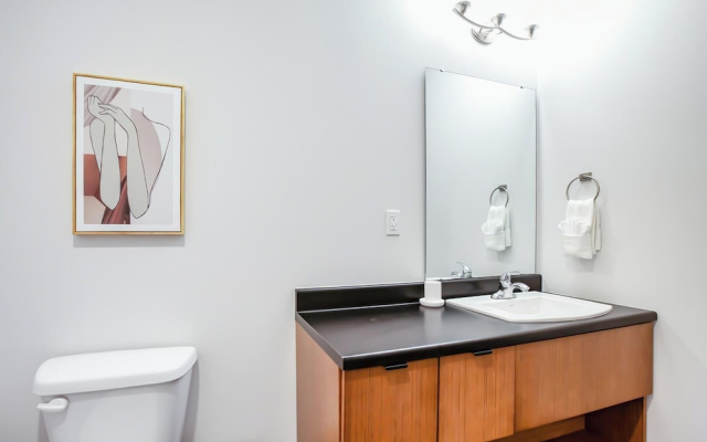 Landing Spectacular 1bd, Courtyard
