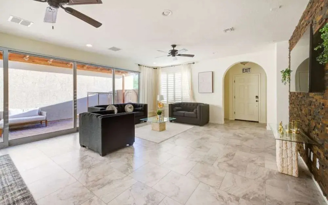 Desert Creek Oasis