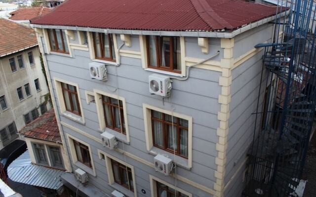 Kral Mert Hotel вид на фасад