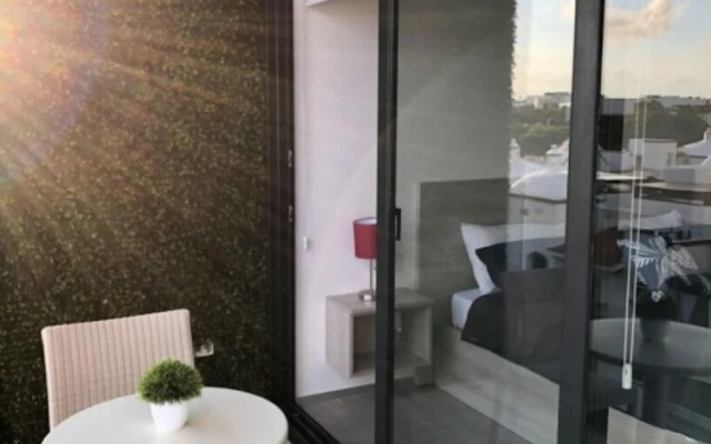 Menesse City Condo 1409