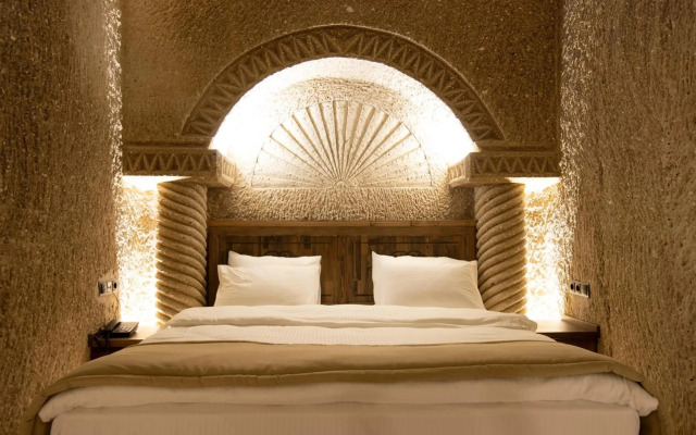 Medusa Cave Hotel