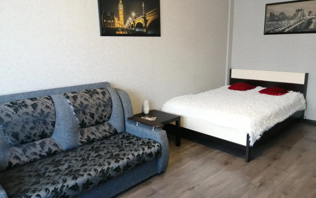 Lux Apartments на набережной Дубровинского 76