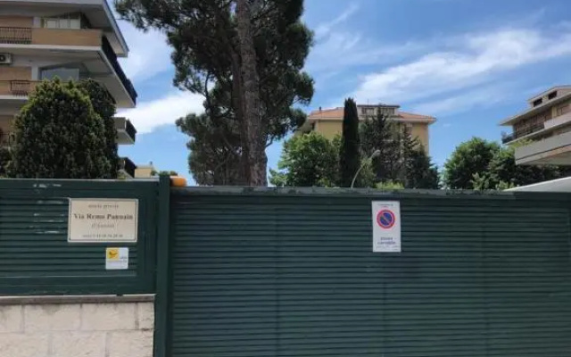 Eva's house