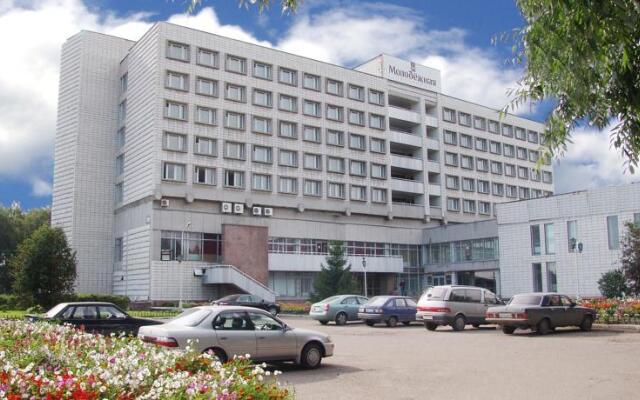 Гостиница Молодежная вид на фасад