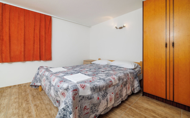 Apartment Car
