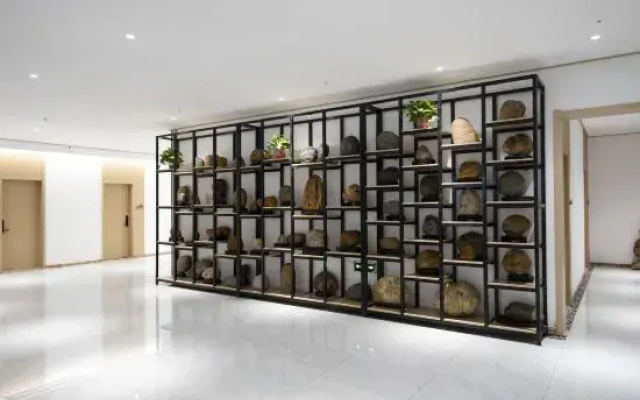 Baoli Shijia Art Hotel (Luohe High-speed Railway West Station Branch)