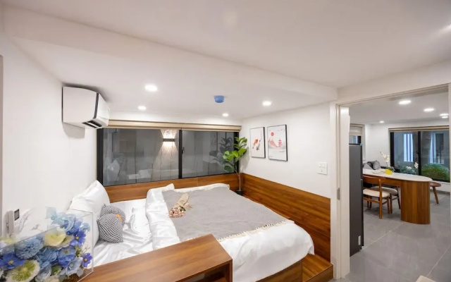 Urchin Apartment