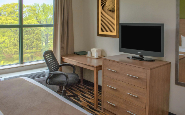 Quality Suites Lake Wright - Norfolk Airport