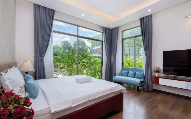 Nancy Grand Strip Villa Pool new 1