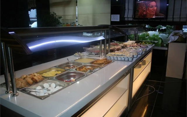 Ugur Hotel