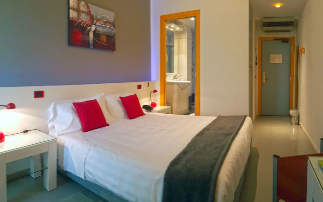 Monaco Suites Hotel