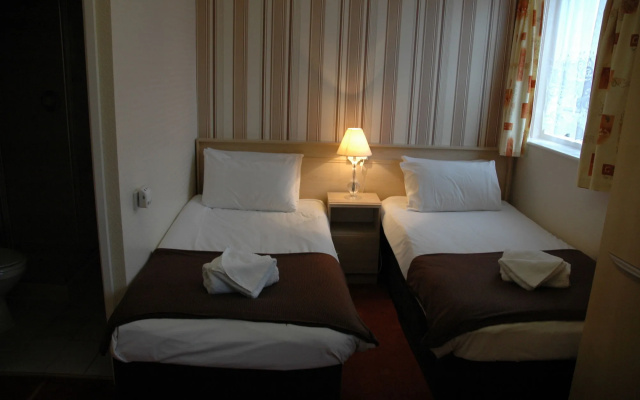 The Arncliff Hotel