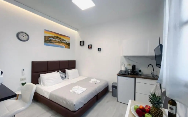 Gregory's Studio apartment with sea view