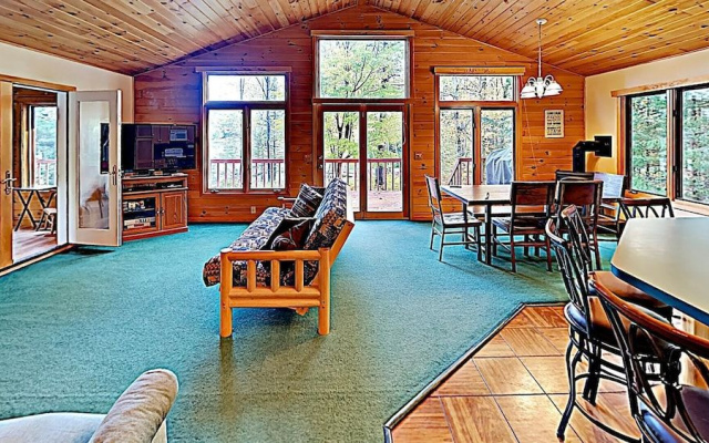 Beaver Bay Lodge