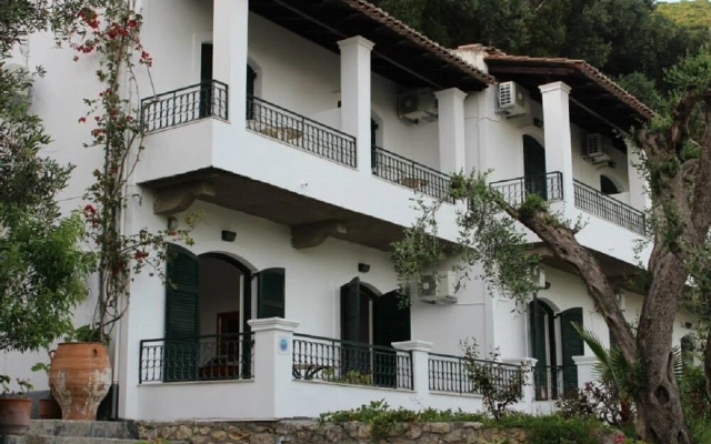 Natasa & Spyros Villa Apartments
