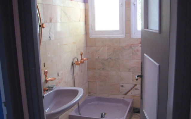 Spacious Holiday Home in Tours-en-Vimeu with Garden