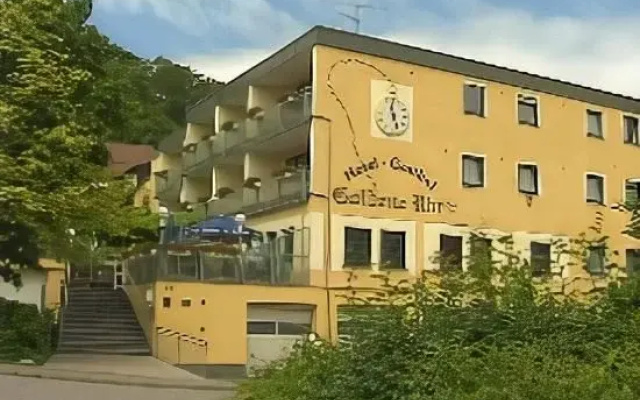 Goldene Uhr