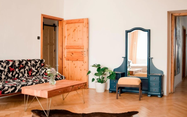 Kiki & Luky family apartment by Prague Castle