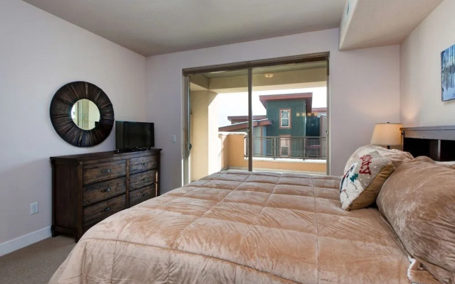 Two-Bedroom Townhome in Newpark Terrace by RedAwning