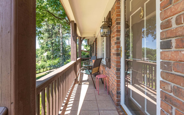 3926 Pineview, Smyrna
