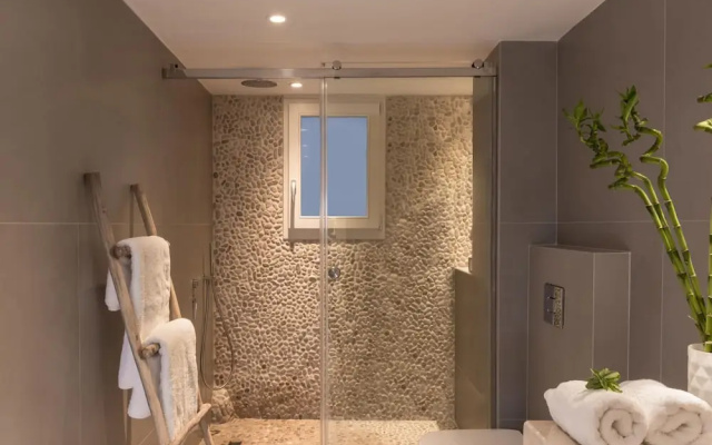 Deluxe Suite Sea View Hot Tub - White Co