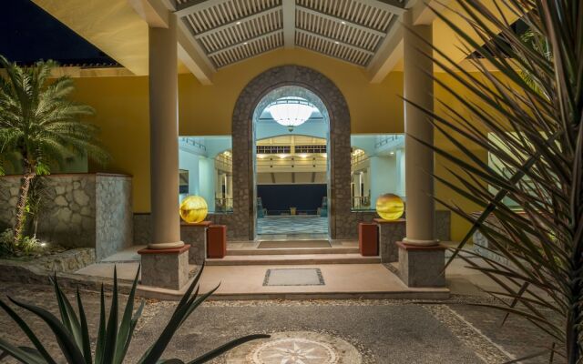 Отель Camino Real Acapulco Diamante вид на фасад