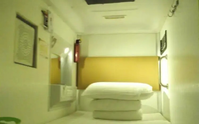 Shangjian Capsule Apartment Hangzhou East Railway Station